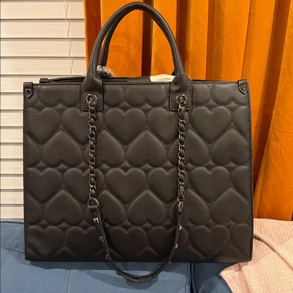 Betsey Johnson | Black Quilted Heart Tote Bag - Picture 6 of 10